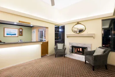 Photo 3 - Days Inn by Wyndham Newport OR