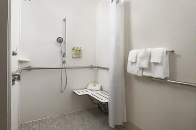 Photo 5 - Holiday Inn Express & Suites Olive Branch by IHG