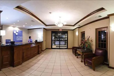 Photo 3 - Holiday Inn Express & Suites Plainview by IHG