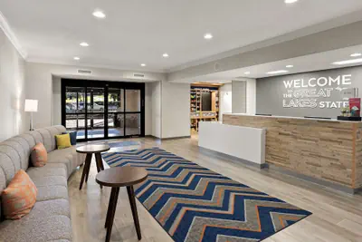 Photo 3 - Hampton Inn & Suites by Hilton Petoskey