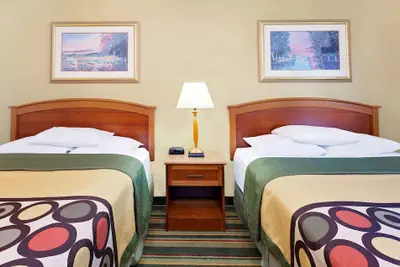 Photo 5 - Super 8 by Wyndham Mt. Pleasant