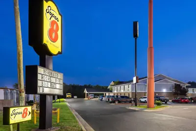 Photo 2 - Super 8 by Wyndham Harrison AR