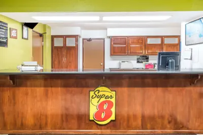 Photo 4 - Super 8 by Wyndham Harlingen TX