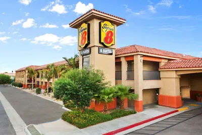Photo 2 - Super 8 by Wyndham Indio