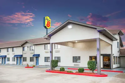 Photo 2 - Super 8 by Wyndham Van Buren/Ft. Smith Area