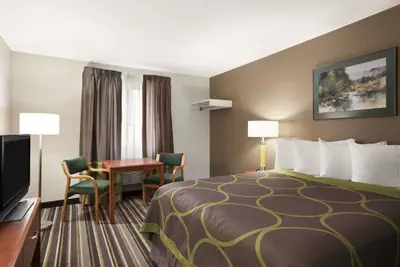 Photo 5 - Super 8 by Wyndham Bozeman