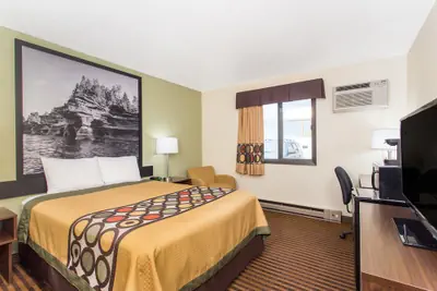 Photo 2 - Super 8 by Wyndham Eau Claire I-94