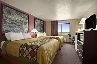 Photo 5 - Super 8 by Wyndham Cameron