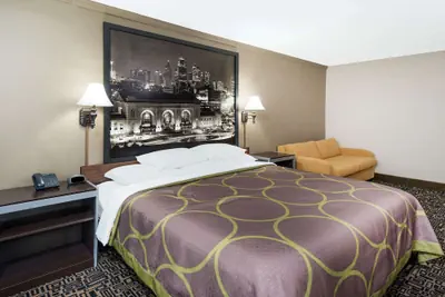 Photo 3 - Super 8 by Wyndham Warrensburg