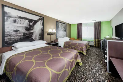 Photo 5 - Super 8 by Wyndham Warrensburg