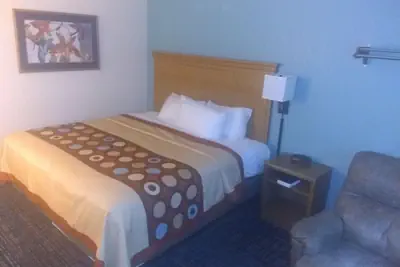 Photo 5 - Super 8 by Wyndham Baxter/Brainerd Area