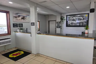Photo 2 - Super 8 by Wyndham Yankton