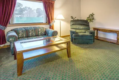 Photo 3 - Super 8 by Wyndham Hartford WI
