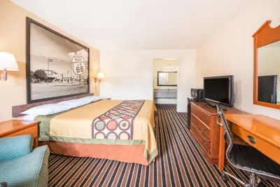 Photo 3 - Economy Suites - Fairgrounds
