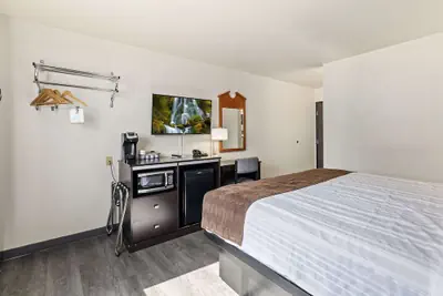 Photo 4 - SureStay Hotel by Best Western Twin Falls