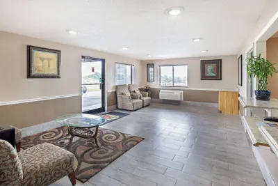 Photo 5 - Super 8 by Wyndham Somerset