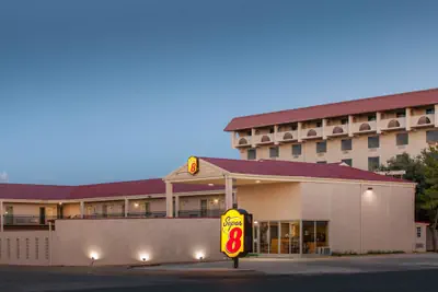Photo 2 - Super 8 by Wyndham Lubbock Civic Center North