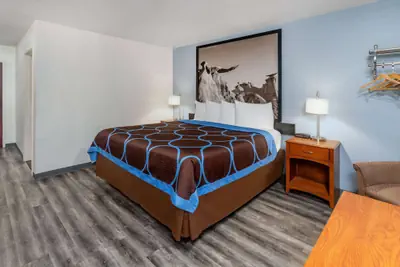 Photo 5 - Super 8 by Wyndham Clayton