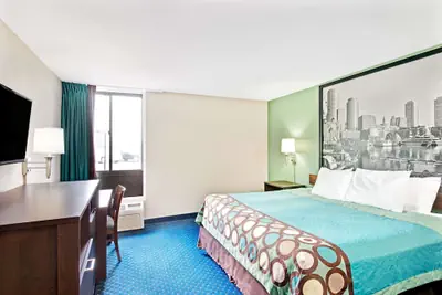 Photo 5 - Super 8 by Wyndham Brockton