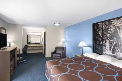 Photo 5 - Super 8 by Wyndham Susanville