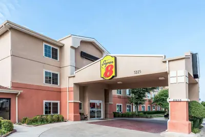 Photo 2 - Super 8 by Wyndham Fort Worth North