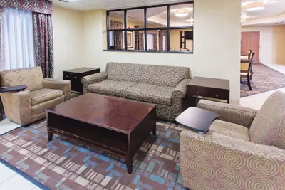 Photo 3 - La Quinta Inn & Suites by Wyndham Columbus - Grove City