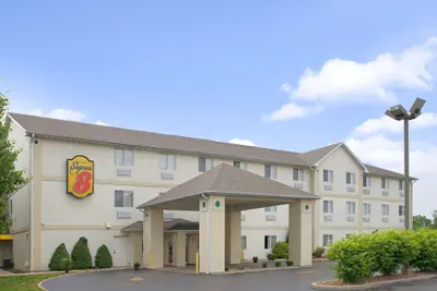 Photo 2 - Super 8 by Wyndham Pontoon Beach IL/St. Louis MO Area
