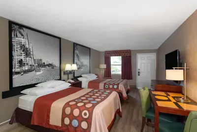 Photo 5 - Super 8 by Wyndham Bradenton Sarasota Area