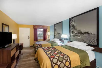 Photo 4 - Super 8 by Wyndham Bradenton Sarasota Area