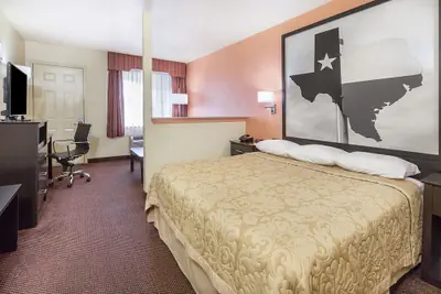 Photo 4 - Premier Inn Palestine
