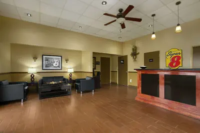 Photo 2 - Super 8 by Wyndham Tupelo Airport