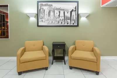 Photo 3 - Super 8 by Wyndham Dothan