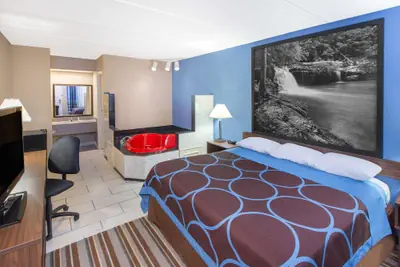 Photo 4 - Super 8 by Wyndham Dothan