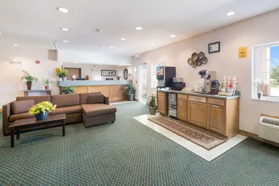 Photo 4 - Rodeway Inn Urbana Champaign University Area