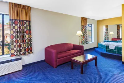 Photo 5 - Super 8 by Wyndham Morristown/South