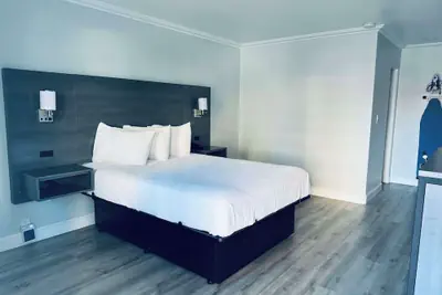 Photo 2 - SureStay by Best Western Fresno Central