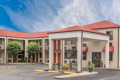Photo 2 - Super 8 by Wyndham Bryant Little Rock Area
