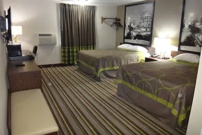 Photo 4 - Super 8 by Wyndham Ardmore