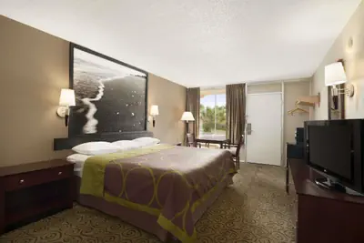 Photo 5 - Super 8 by Wyndham Ormond Beach