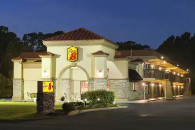 Photo 2 - Super 8 by Wyndham Ormond Beach