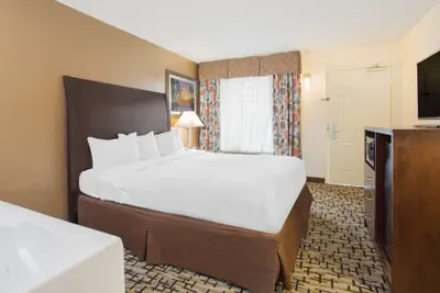 Photo 5 - SureStay Hotel by Best Western North Myrtle Beach