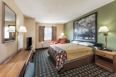 Photo 3 - Super 8 by Wyndham Greenville
