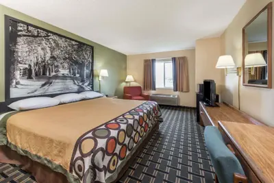 Photo 5 - Super 8 by Wyndham Greenville