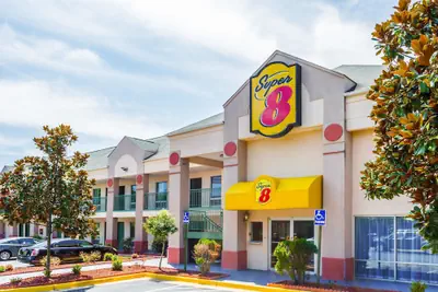 Photo 2 - Super 8 by Wyndham Stafford