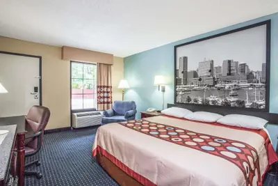 Photo 5 - Super 8 by Wyndham Camp Springs/Andrews AFB DC Area