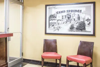 Photo 4 - Super 8 by Wyndham Camp Springs/Andrews AFB DC Area