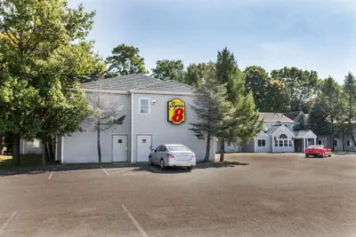 Photo 2 - Super 8 by Wyndham Schenectady/Albany Area