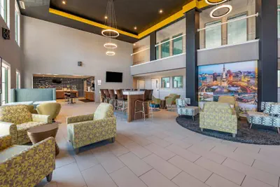Photo 4 - Clarion Pointe Indianapolis Airport