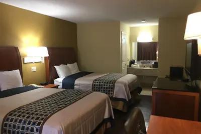 Photo 2 - Navasota Inn
