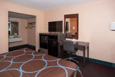 Photo 5 - Super 8 by Wyndham Black Mountain/Asheville East